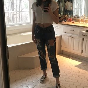 ripped boyfriend jeans w red stripe